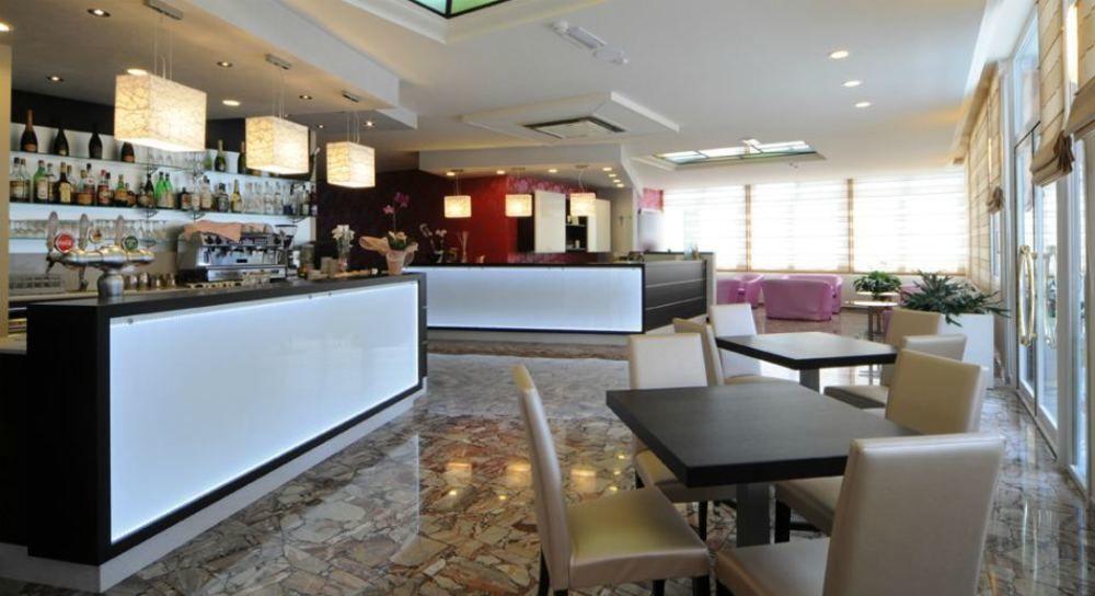 Hotel Amburgo Бибионе Экстерьер фото