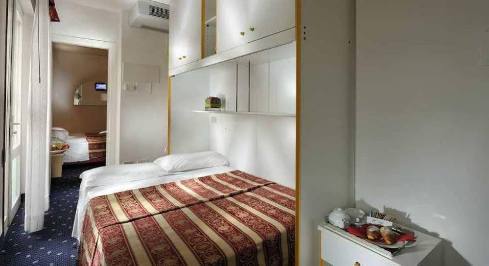 Hotel Amburgo Бибионе Экстерьер фото