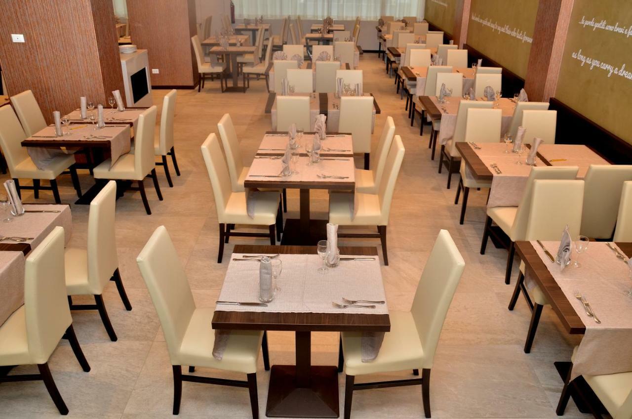 Hotel Amburgo Бибионе Экстерьер фото