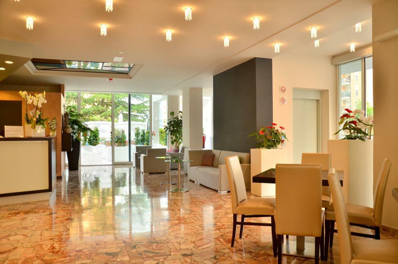 Hotel Amburgo Бибионе Экстерьер фото