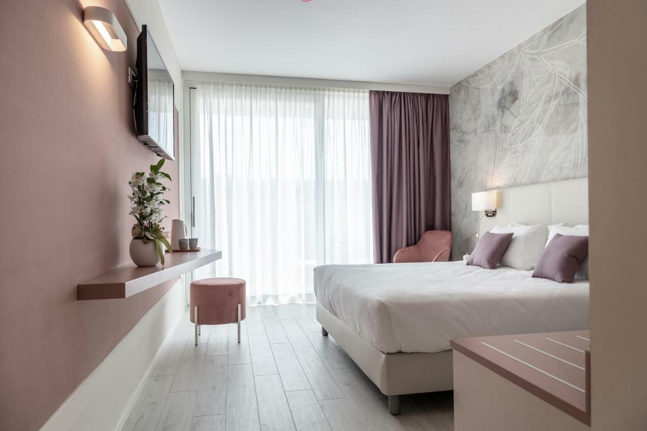 Hotel Amburgo Бибионе Экстерьер фото